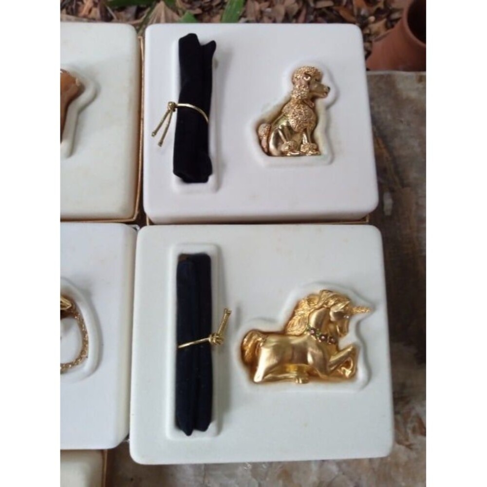 Vintage Estee Lauder Collectible Perfume Compacts - Picture 6 of 12